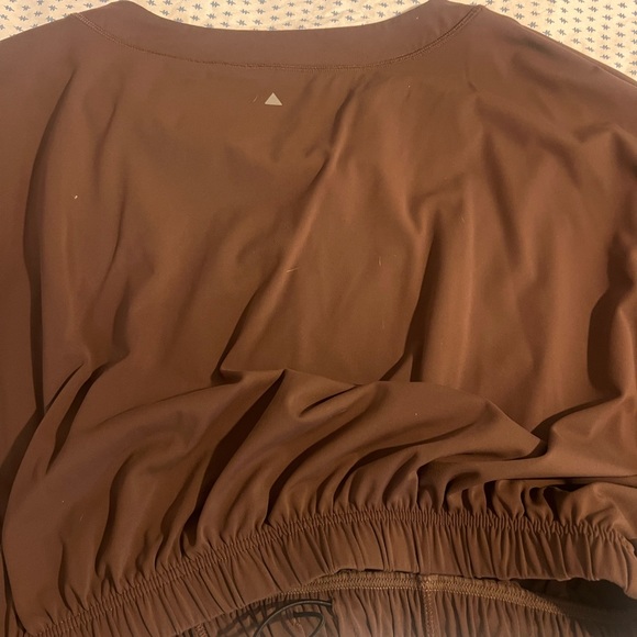 Balance Athletics cropped long sleeve 🤎 - Picture 2 of 2